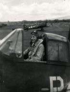 Asisbiz Aircrew USN VBF 8 LtJG Don Hope NAS Puunene 1945 01