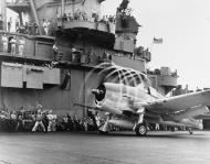 Asisbiz Grumman F6F 3 Hellcat VF 1 White K21 launching from CV 10 Yorktown II Gilberts Operation 20th Nov 1943 01
