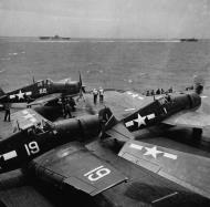 Asisbiz Grumman F6F 5 Hellcat VF 1 White K1 K22 and K19 aboard CV 10 USS Yorktown II June 1944 01