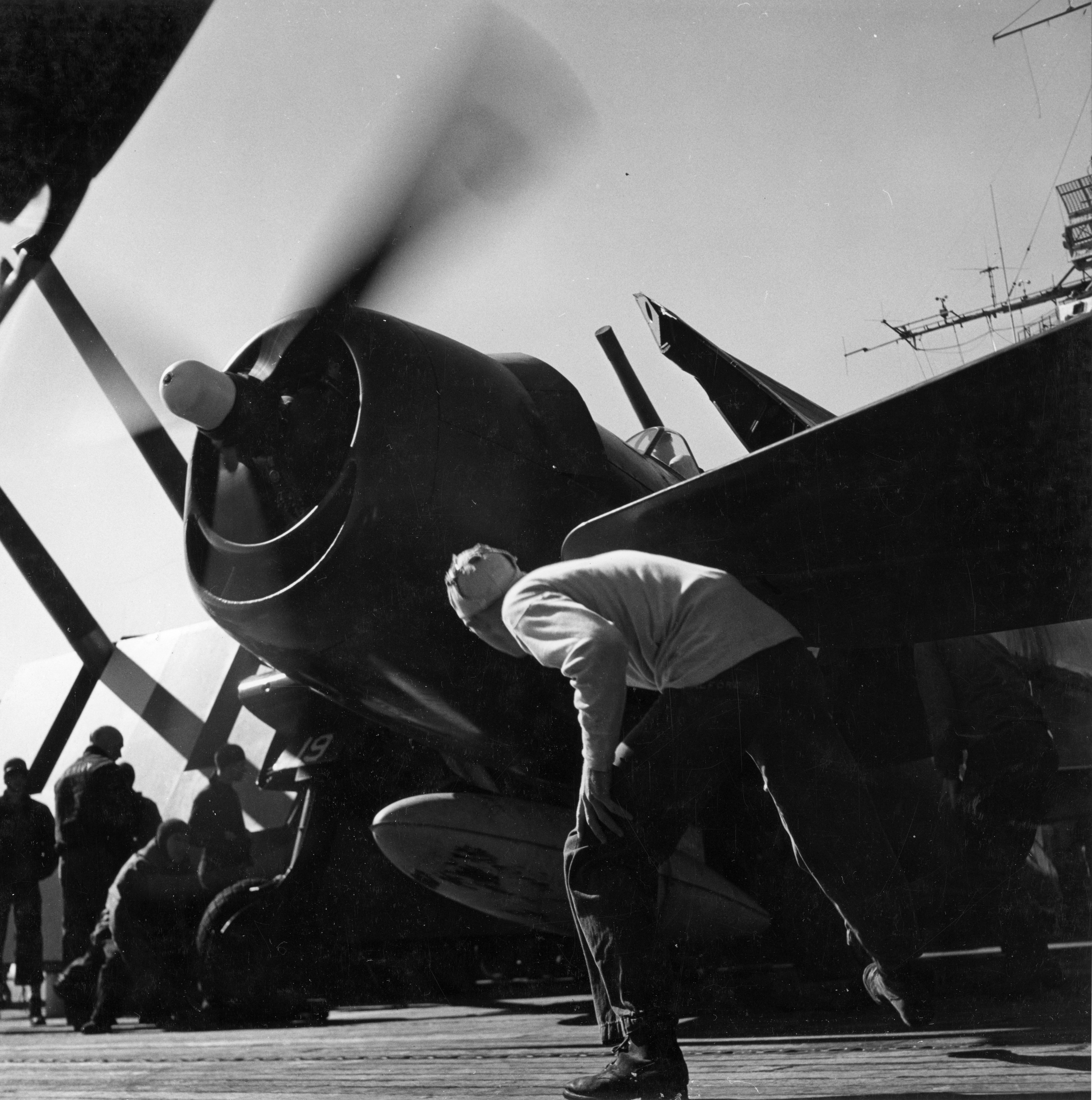Grumman F6F 5 Hellcat VF 11 Sundowners White 19 preparing for launch CV 12 USS Hornet 1944 01