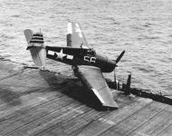 Asisbiz Grumman F6F 5 Hellcat VF 12 White 56 WL Mason landing mishap CV 15 USS Randolph May 1945 03