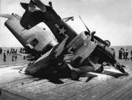 Asisbiz Grumman F6F 3 Hellcat VF 19 White 26 crashed into elevator and damaged 24 CV 16 USS Lexington 01