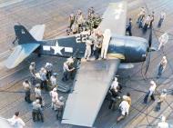 Asisbiz Grumman F6F 5 Hellcat VF 19 White 22 with Ensign AA Brauer WIA USS Lexington CV 16 in Battle of Leyte Gulf Oct 1944 80 G 284383