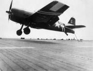 Asisbiz Grumman F6F 5 Hellcat VF 36 White 5 landing mishap CVE 112 USS Siboney Aug 1945 May 1946 02