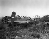 Asisbiz Grumman F6F 5 Hellcat VU 1 White UAxx BuNo 78942 crash landing from NAS Barbers Point HI 1947 02
