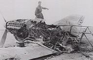 Asisbiz Luftwaffe JG27 pilot Albert Espenlaub exams a downed Hurricane North Africa 01