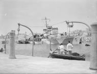 Asisbiz HMS Badsworth in Grand Harbour Malta 16th Jun 1942 IWM A10411