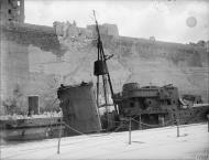 Asisbiz HMS Lance in Dry Dock no2 Grand Harbour Malta 19 24 Aug 1942 IWM A11490