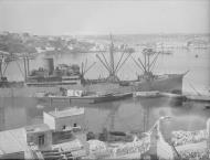 Asisbiz Merchant ship Orari arriving in Grand Harbour Malta 16th Jun 1942 IWM A10405