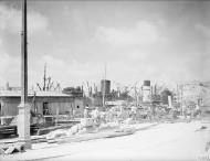 Asisbiz Repair work being carried out in no3 dockyard Grand Harbour Malta 19 24 Aug 1942 IWM A11499