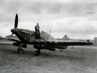 Asisbiz Hurricane IIc RAF 87Sqn LKR Night Duty Z3353 England 1941 03