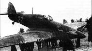 Asisbiz Hurricane IIb USSR Northern Fleet 27 landing mishap Belomorsk Sumskoy Posad 1942 01