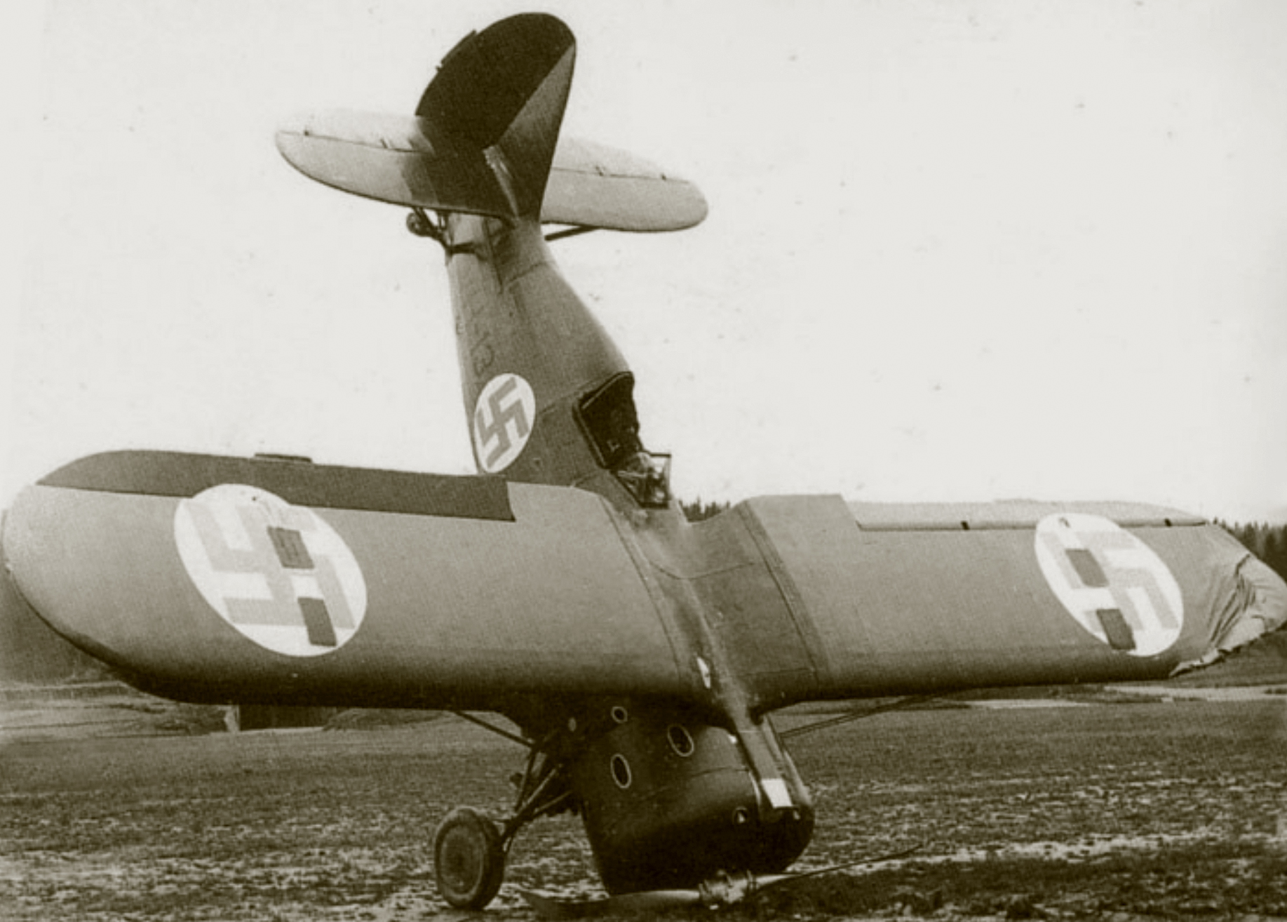 Ilmavoimat Polikarpov I 153 FAF as VH13 later IT13 White 3 Finland summer 1940 03