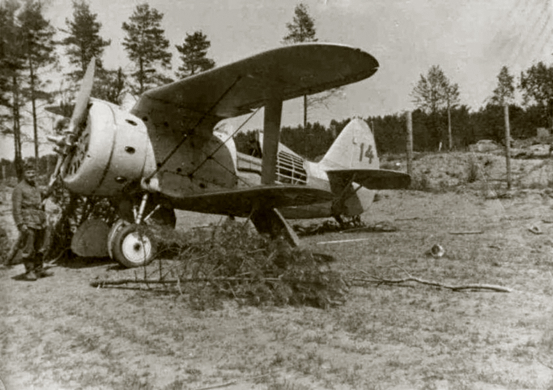 Polikarpov I 153 43IAP Red 14 captured at Balbasovo airfield Orsha during the Barbarrosa onslaught 1941 03