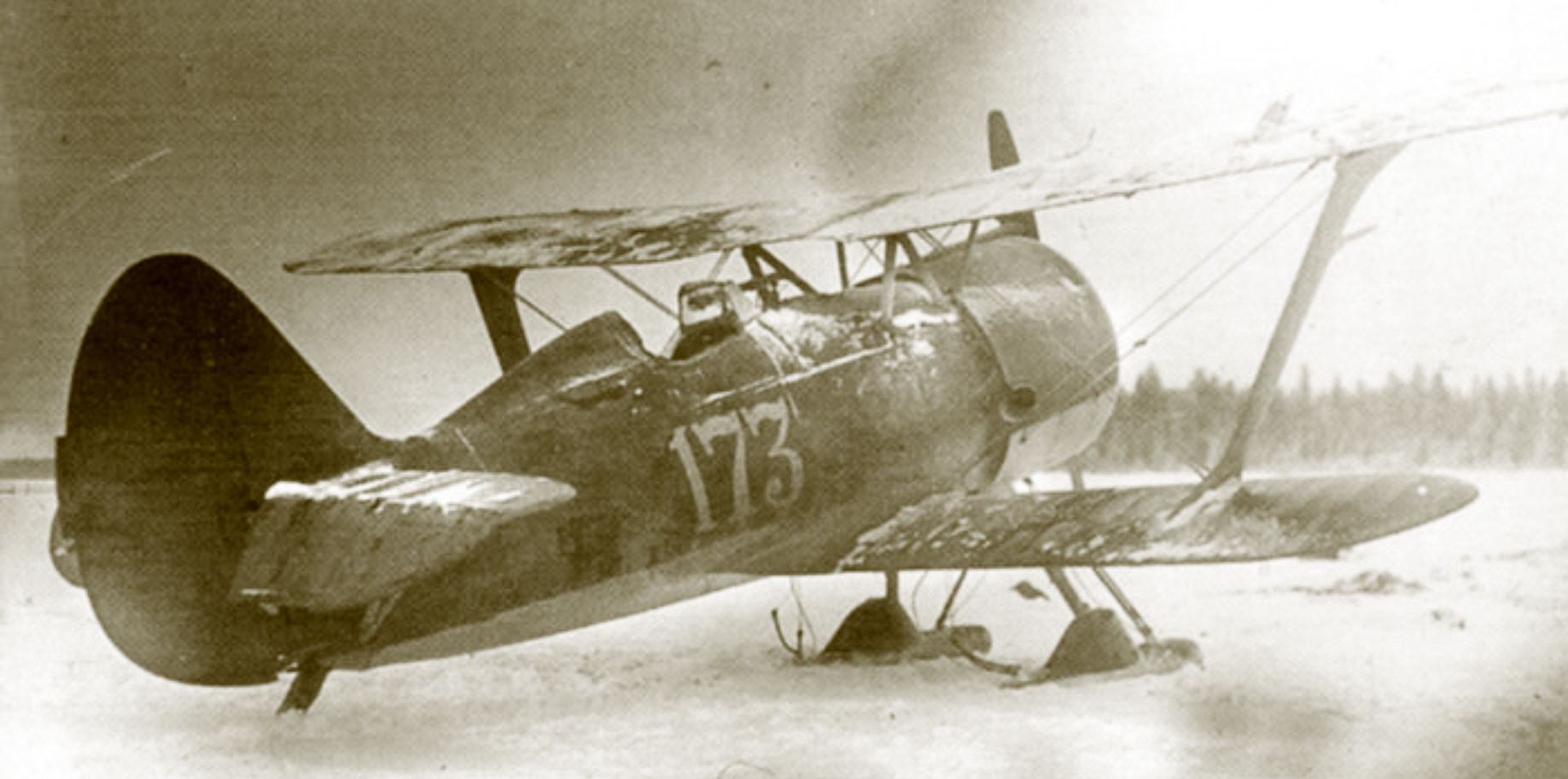WW Polikarpov I 153 152IAP DRAE Yellow 173 forced landed on Lake Oulunjarvi became FAF VH 11 24th Dec 1939 01