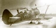 Asisbiz WW Polikarpov I 153 152IAP DRAE Yellow 173 forced landed on Lake Oulunjarvi became FAF VH 11 24th Dec 1939 01