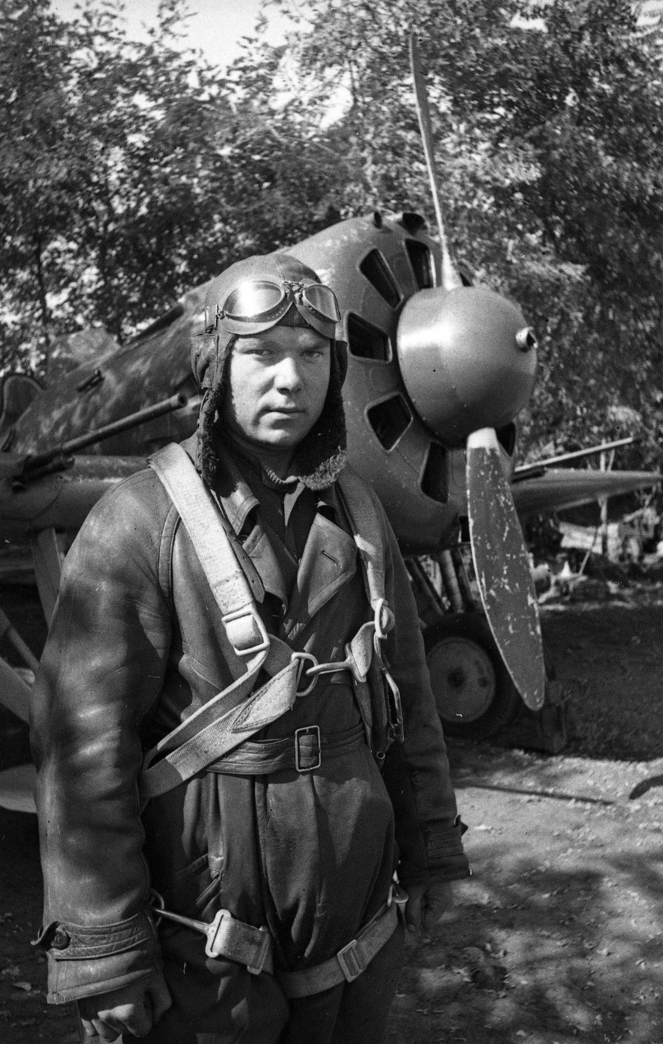 Aircrew Soviet Polikarpov I 16 6GvIAP Cmdr 8IAP 62IABR LT MA Dmitrusenko Sevastopol Crimea July 1942 01