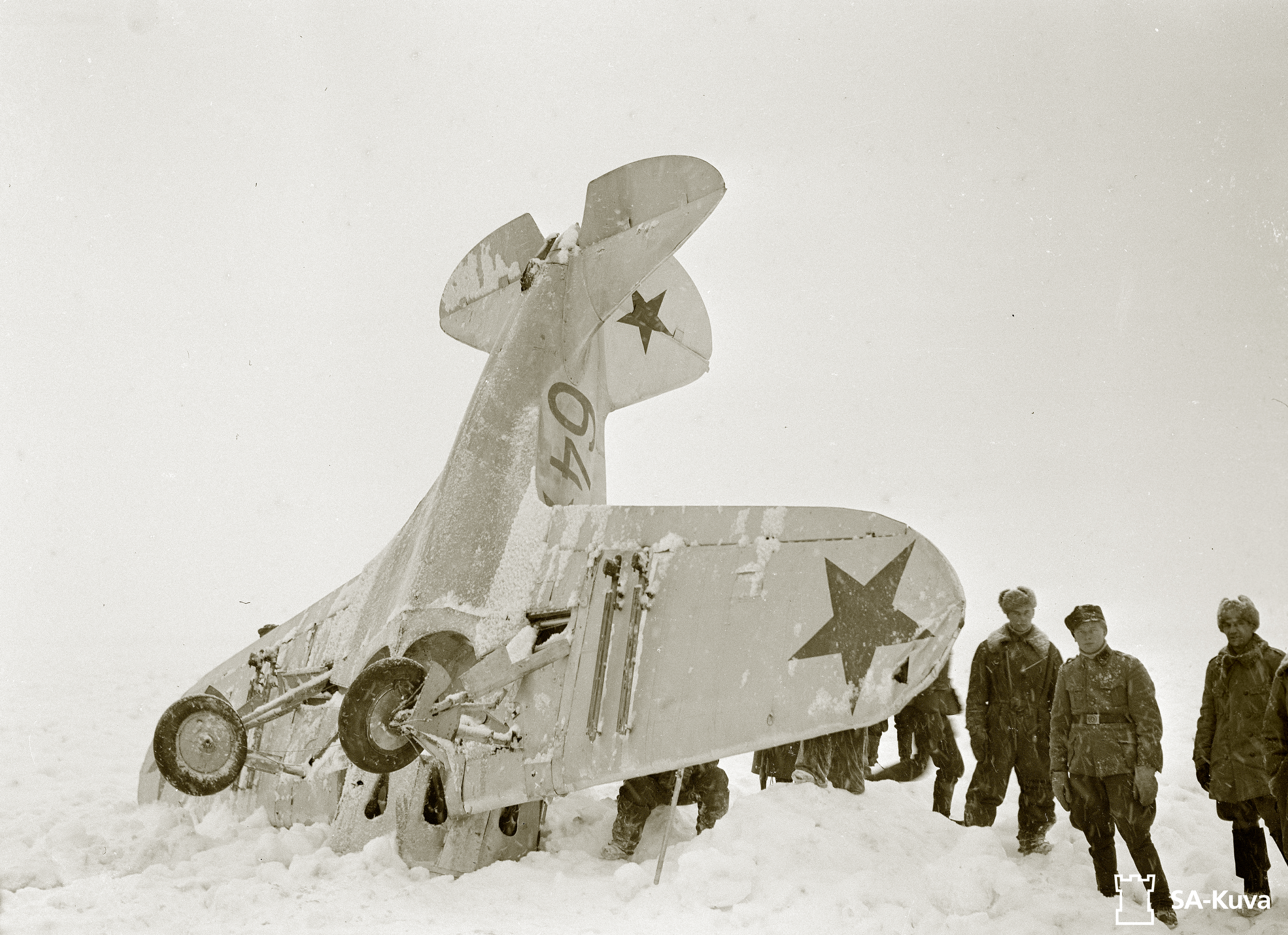 Finnish captured Polikarpov I 16 Rata Red 64 force landed on the Bay of Riska 10th Dec 1941 66678