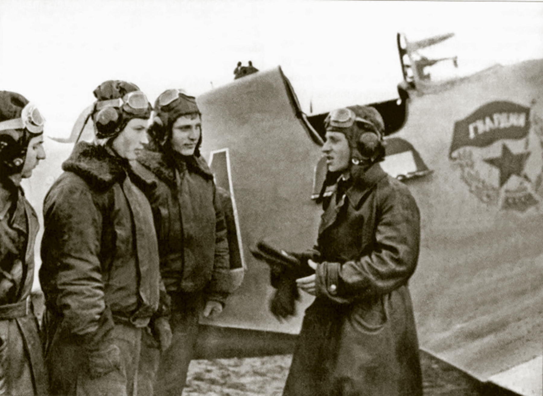 Polikarpov I 16 type 24 4GvIAP Red 21 GD Tsokolaev sn 2423321 at Novaya Ladoga airfield 1941 42 02