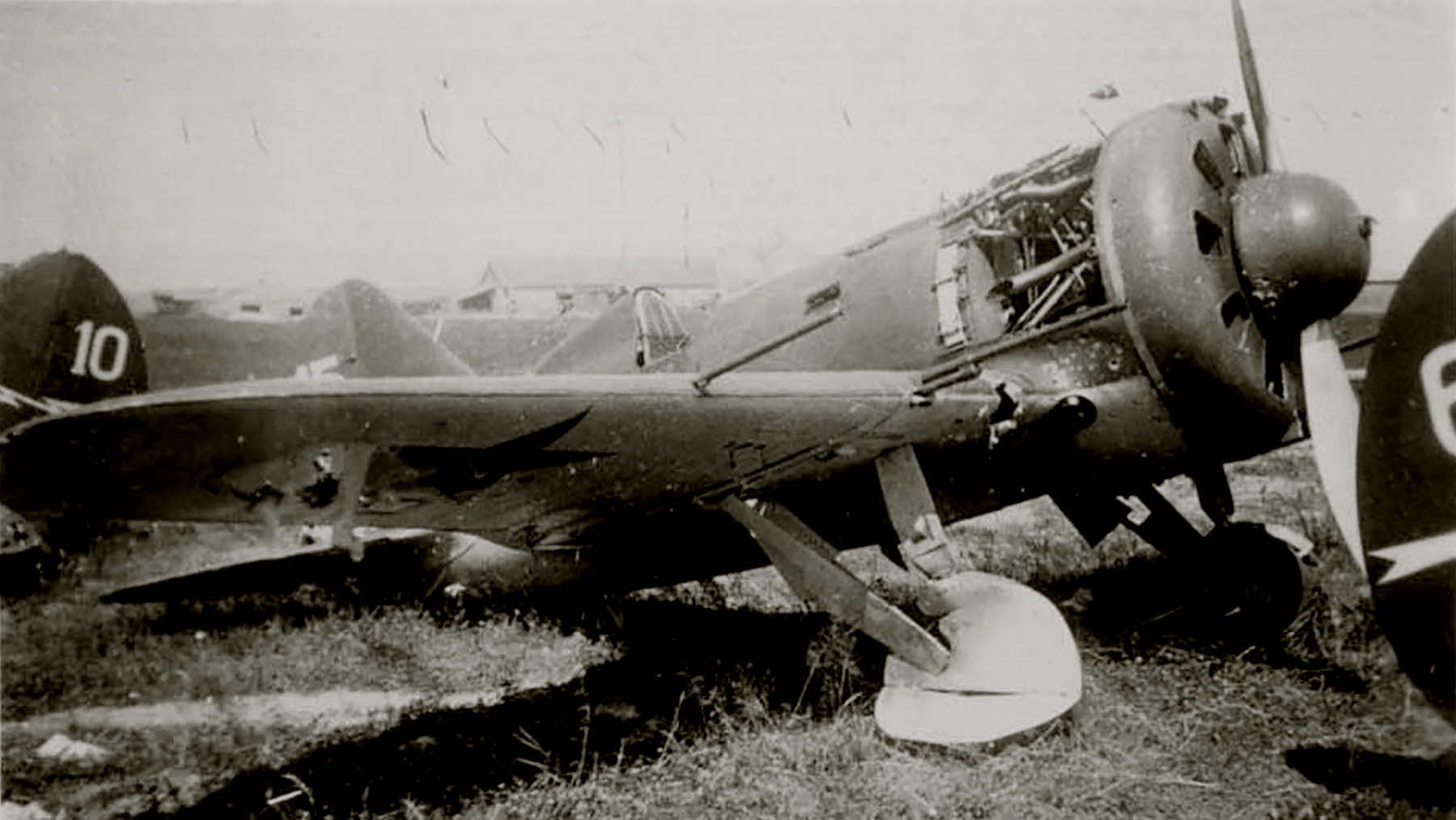 Polikarpov I 16 type 28 89IAP 3Sqn White 15 captured at Lutsk airport Ukraine during the Barbarosa onslaught 1941 02