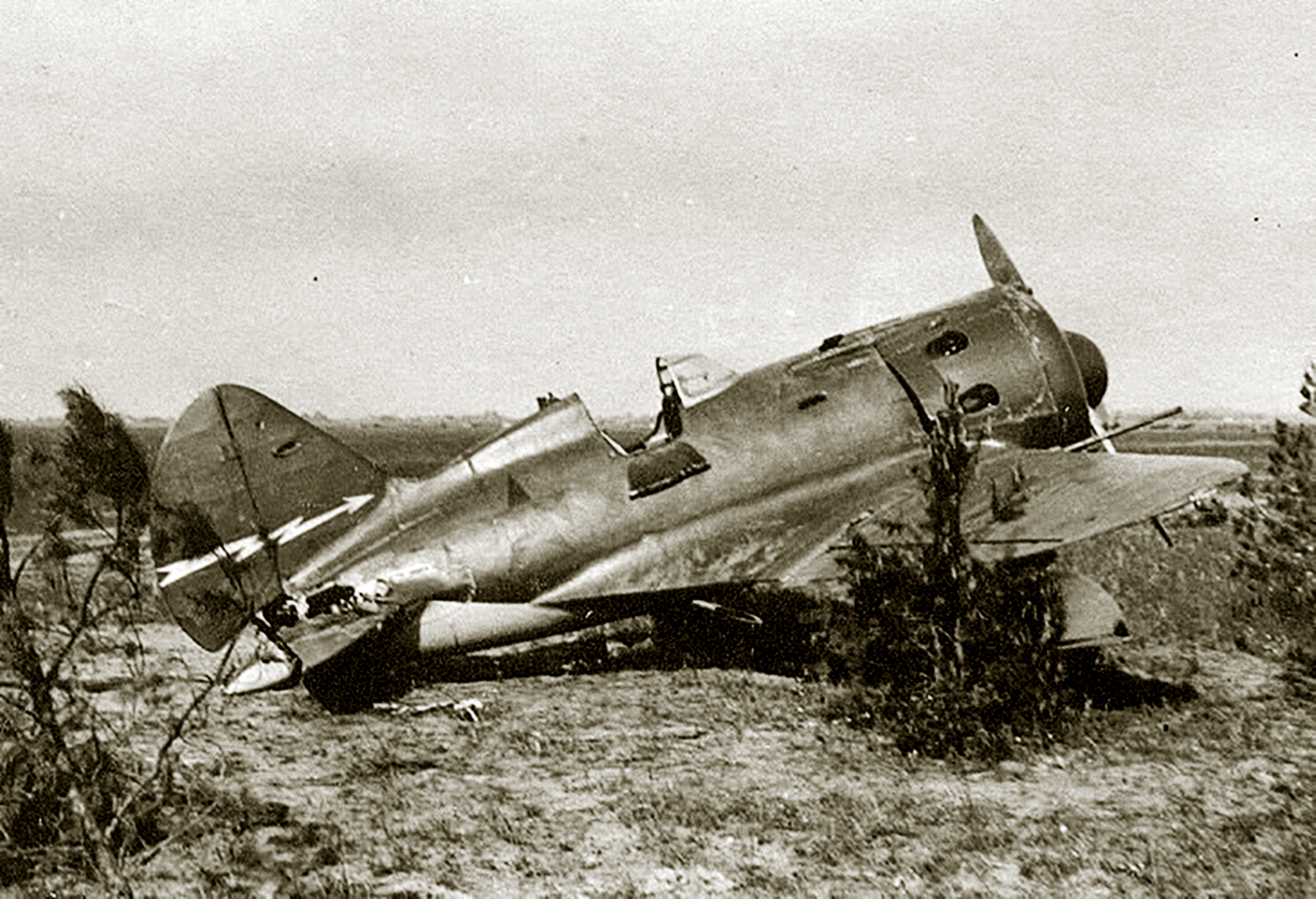 И 15 тип 28. И-16 Тип 28. Подбитый и 16. Поликарпов и-16. ВВС РККА на 22 июня 1941 г.