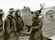 Asisbiz Polikarpov I 16 type 24 4GvIAP Red 21 GD Tsokolaev sn 2423321 at Novaya Ladoga airfield 1941 42 02
