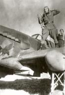 Asisbiz Ilyushin Il 2 Sturmovik 958ShAP cn 305278 Ivan I Meilus with image of an eagle 1944 01