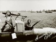 Asisbiz Ilyushin Il 2M Sturmovik 167GvShAP slogan Alexander Suvorov with Lt Alexuhin and gunner Gamaunov 1943 02