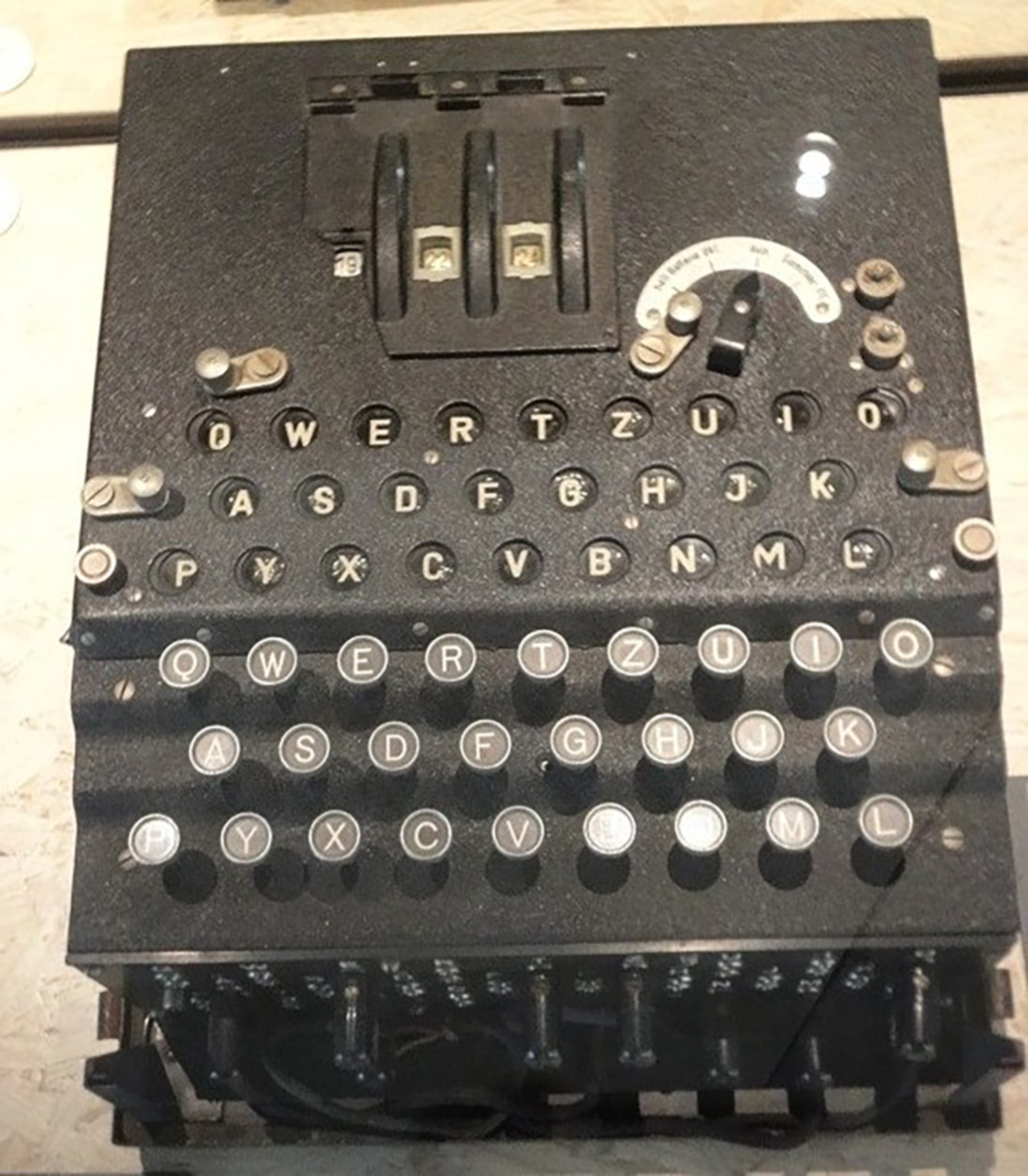 Enigma encryption machine 1940 wiki 01