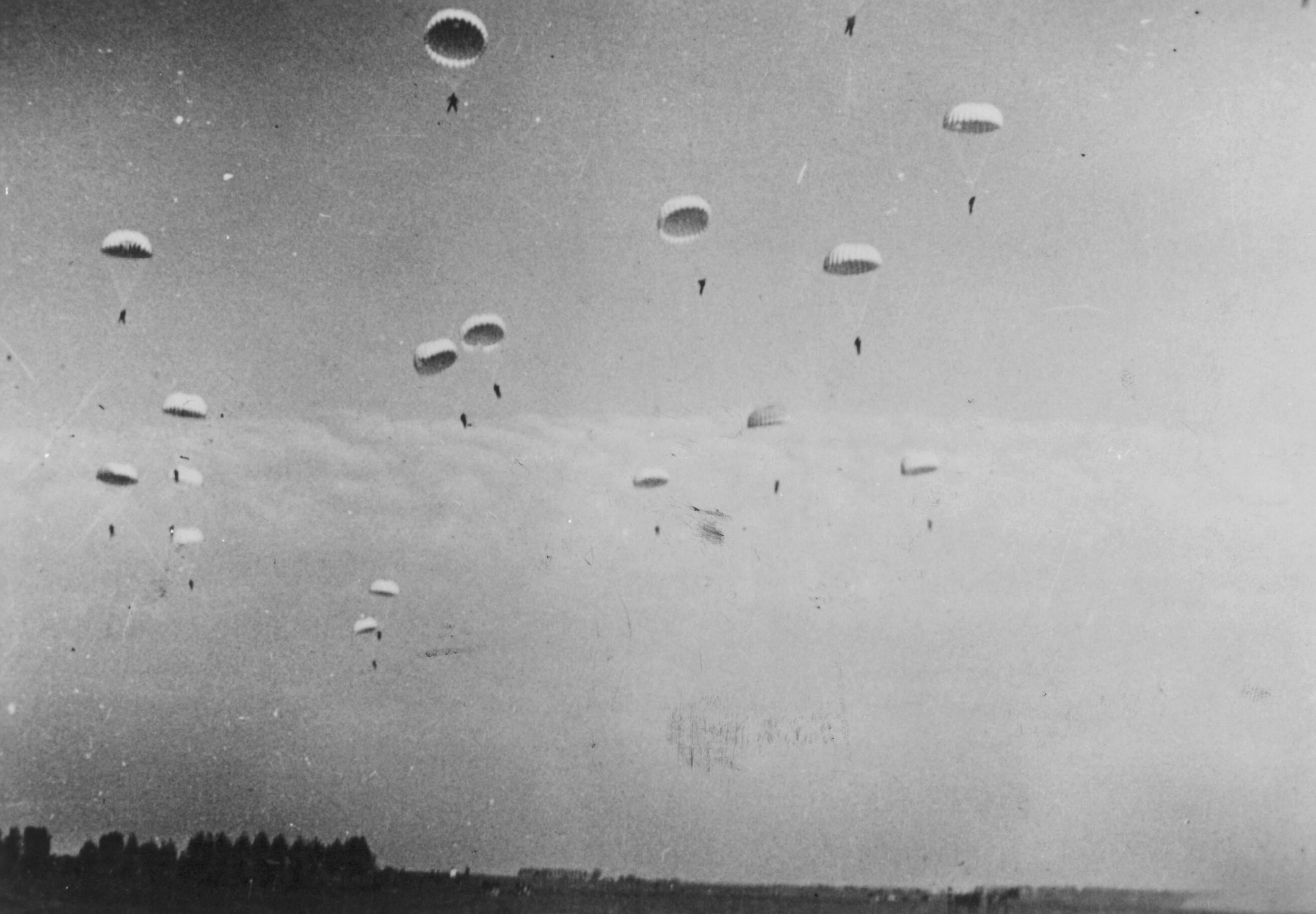 Fall Gelb German paratroopers at Valkenburg 10th May 1940 NIOD