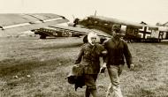 Asisbiz Ostfront Junkers Ju 52 IV Fliegerkorps G8+MR and G8+LR at a forward airfield Russia fall 1943 01