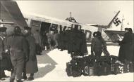 Asisbiz Ostfront Junkers Ju 52 6.KGzbV9 4V+DS ferrying supplies Eastern Front 1942 01