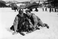 Asisbiz Junkers Ju 87R Stuka coded H on a snow covered airfield 01