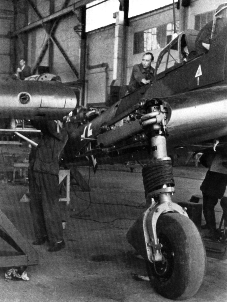 Junkers Ju 87D Stuka Ju 87D 5 assembly line 04