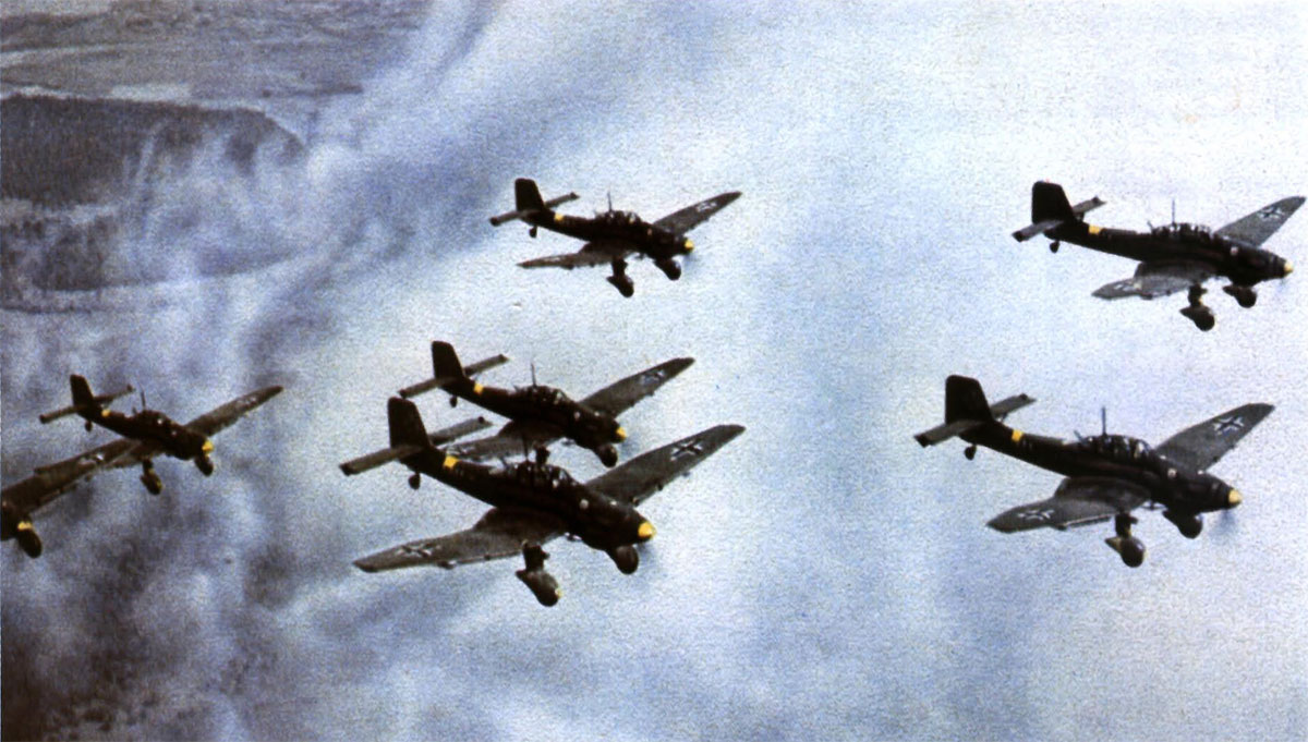 Junkers Ju 87D Stuka formation over Soviet Russia 01