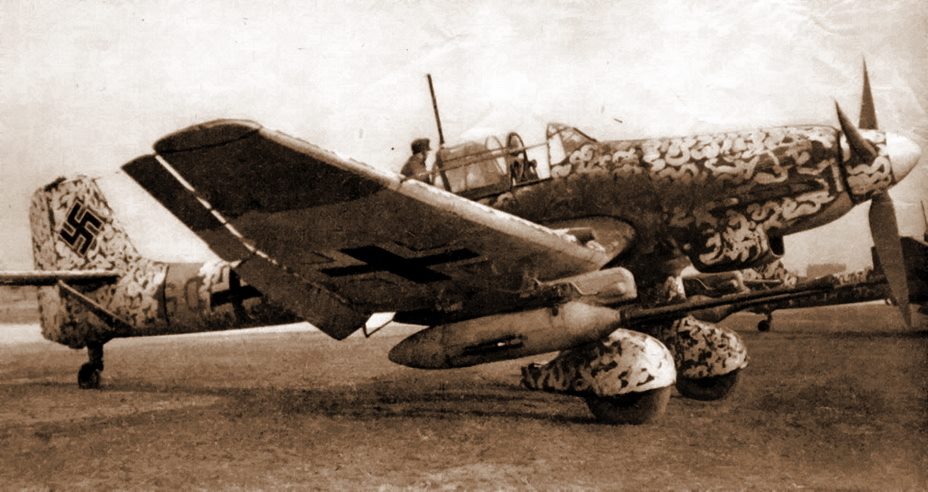 Junkers Ju 87G1 Stuka StG1 Stkz GC+BH armed with 37mm cannons Russia 1943 01