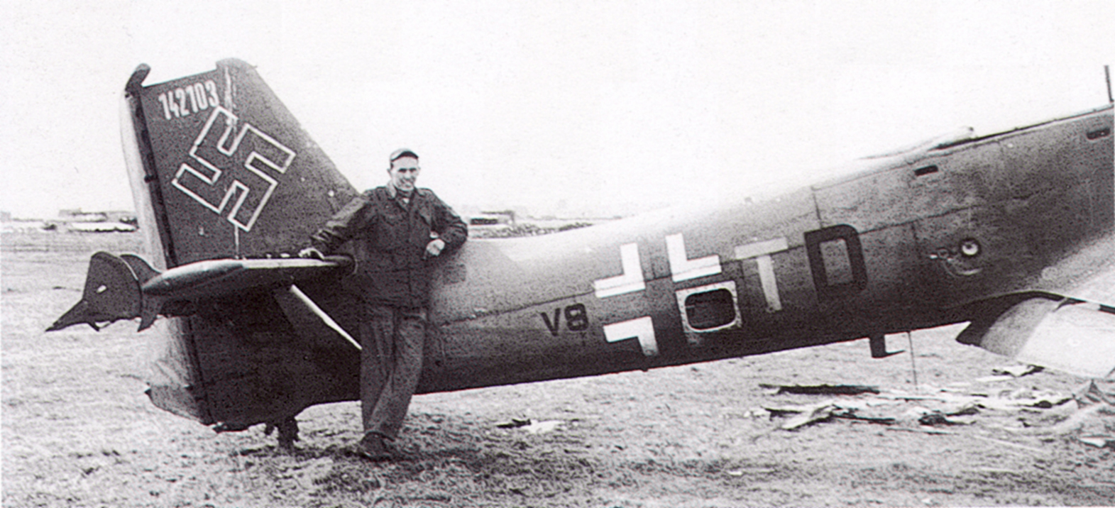 Junkers Ju 87D5 Stuka NSG1 Nord (V8+TD) WNr 142103 captured at Neubiberg 1945 02