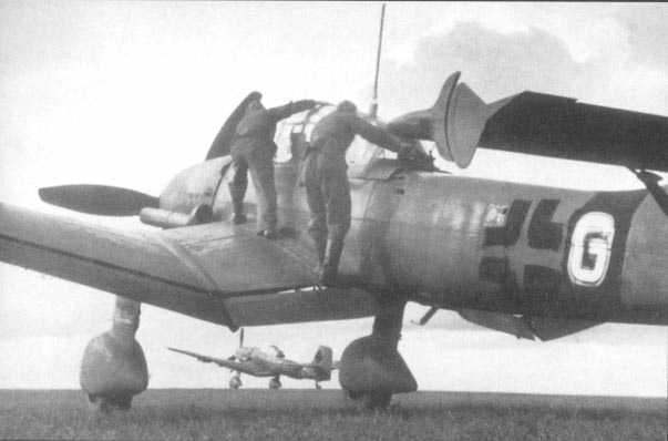 Junkers Ju 87D8 Stuka 2.NSG2 (+G) Italy March 1944 01