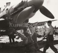 Asisbiz Junkers Ju 87D7 Stuka NSG8 being rearmed Pori Finland Feb to Sep 1944 eBay series 01