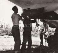 Asisbiz Junkers Ju 87D7 Stuka NSG8 being rearmed Pori Finland Feb to Sep 1944 eBay series 03