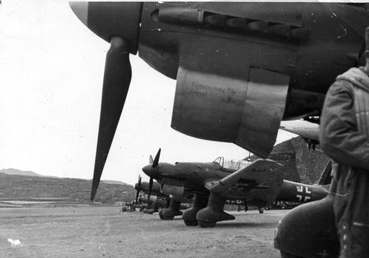 Junkers Ju 87B Picchiatellis Italian crews taking over recently transferred Stukas Southern Italy 1940 41 01