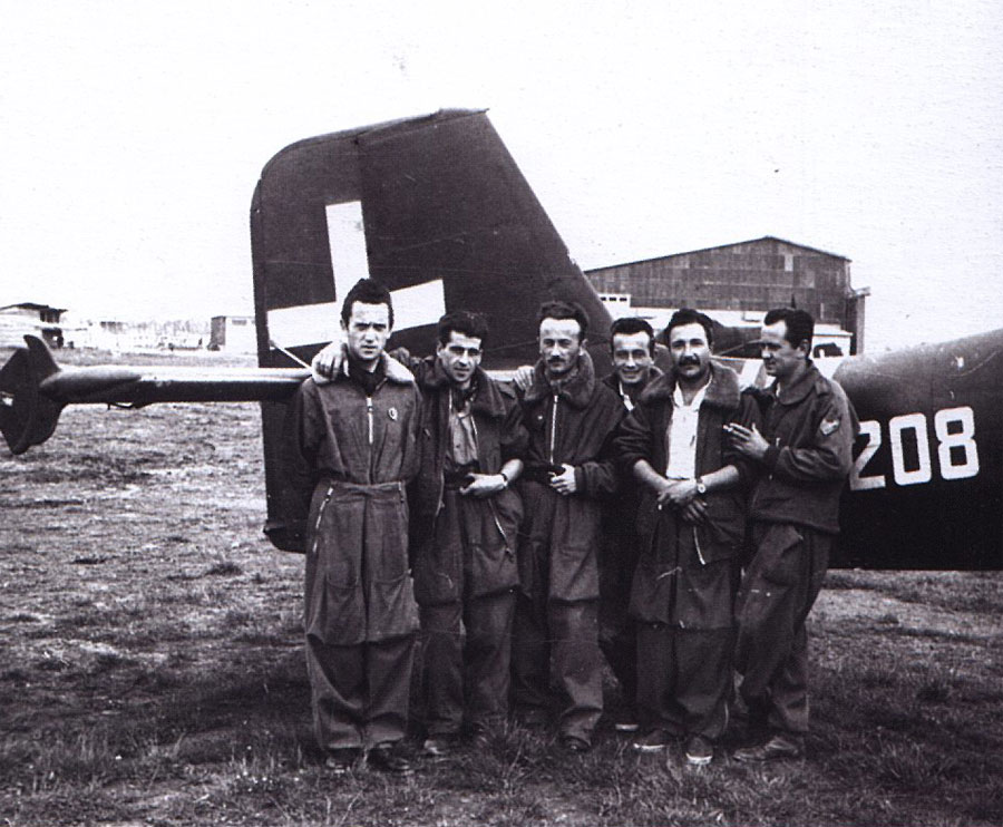 Junkers Ju 87R2 Picchiatelli RA 101 Gruppo 208 Squadriglia personnel 01