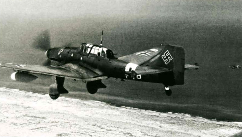 Junkers Ju 87R2 Stuka 3.StG1 (A5+BL) over the North African coast 01