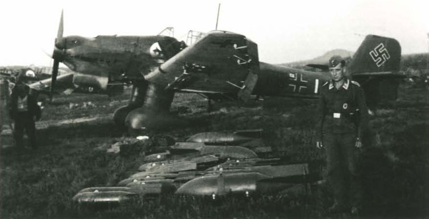 Junkers Ju 87B1 Stuka 1.StG2 (T6+IH) makeshift Airfield Balkans 1940 01