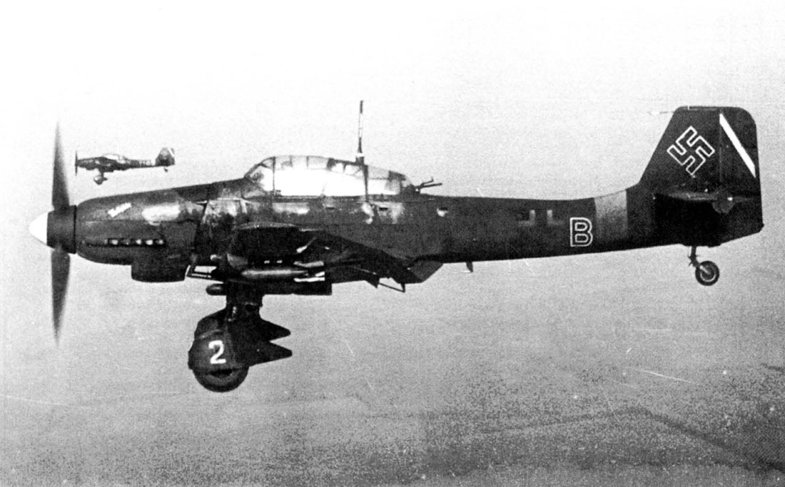 Junkers Ju 87D3 Stuka 4.StG2 (T6+BM) over Russia 1942 01