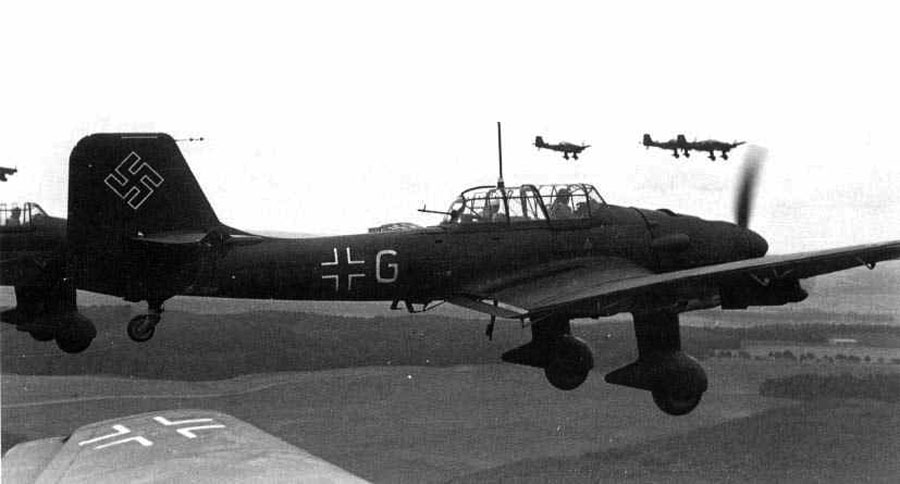 Junkers Ju 87B1 Stuka StG2 code G side profile view over Poland 1939 01
