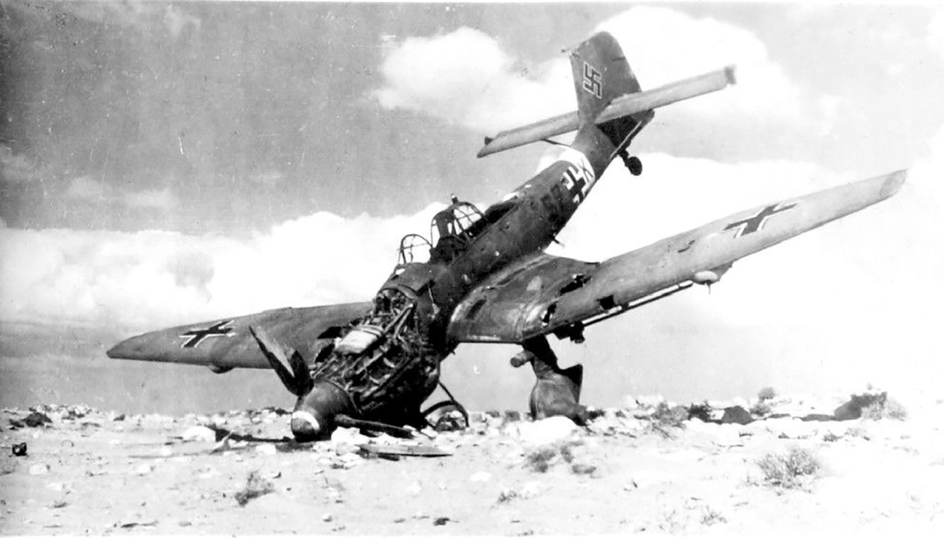 Junkers Ju 87D1 Stuka 8.StG3 (S7+KS) Stkz xx+MO damaged during a force landing and abandoned Egypt 1942 03