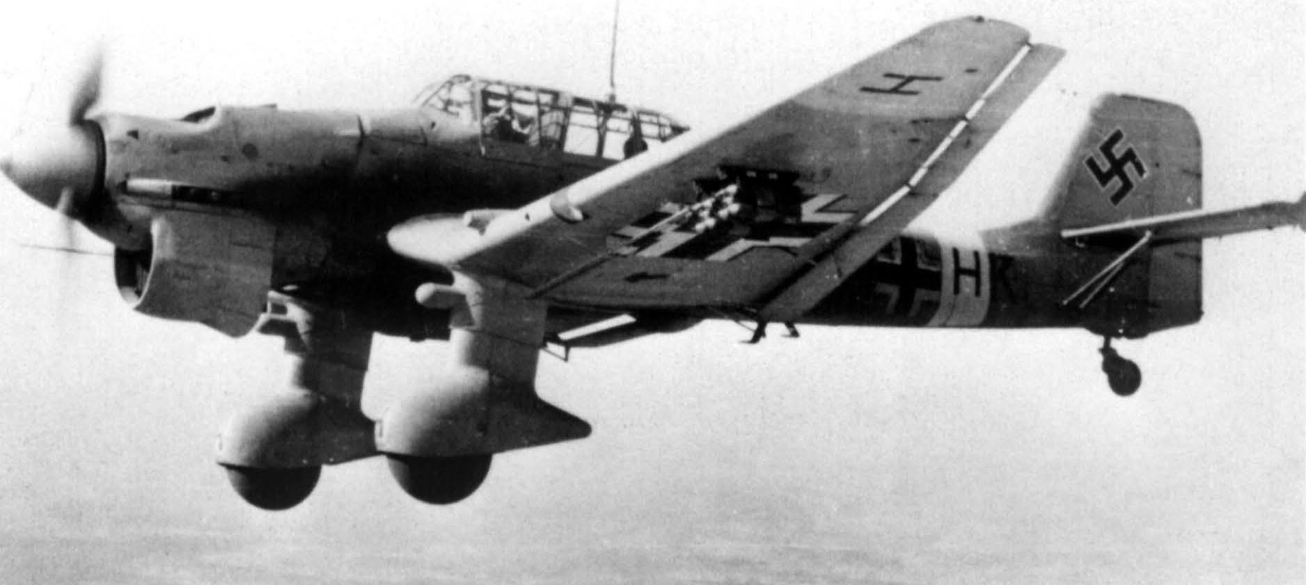 Junkers Ju 87R2 Stuka 2.StG3 (S1+HK) Derna Libya 1941 01