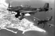 Asisbiz Junkers Ju 87R2 Stuka 2.StG3 S1+HK)+(S1+AK over Rhodes Greece 01