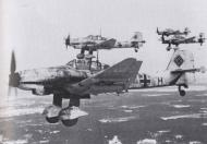 Asisbiz Junkers Ju 87D5 Stuka 1.StG5 L1+FH previously from IV.(St)LG1 in tight formation heading for the DZ Belorussia 1942 43 02